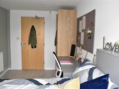 Picture 4
